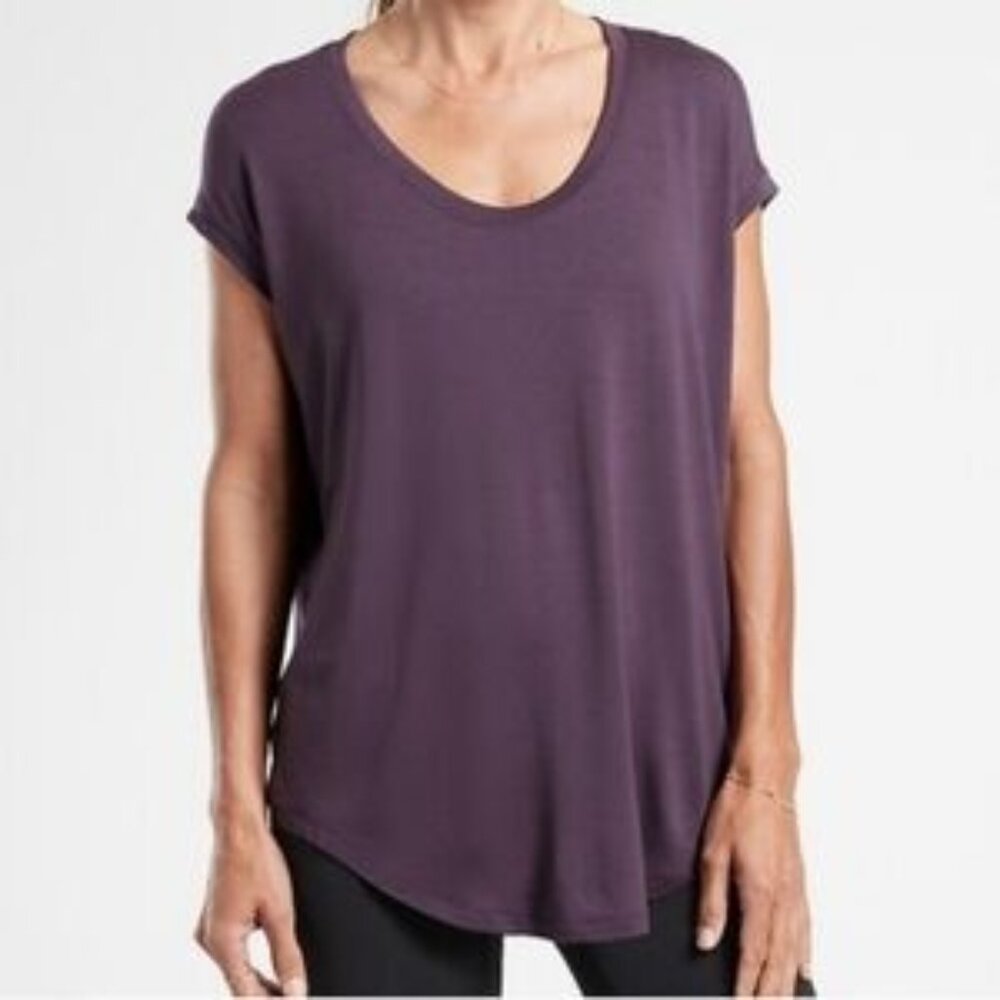 Athleta Cloudlight Stratus Tee in Purple - Size MT